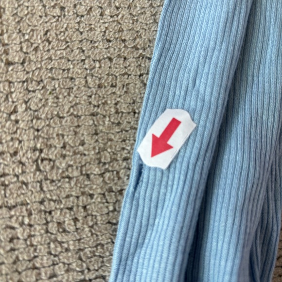 BDG Shannen Slinky V-Neck Long Sleeve T-Shirt in Blue - Picture 8 of 9